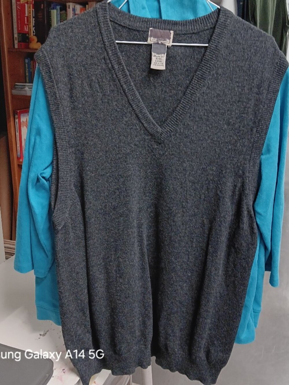 LL Bean Lambswool Sweater Vest Mens XL Reg Gray V Neck Tight Knit Lightweight